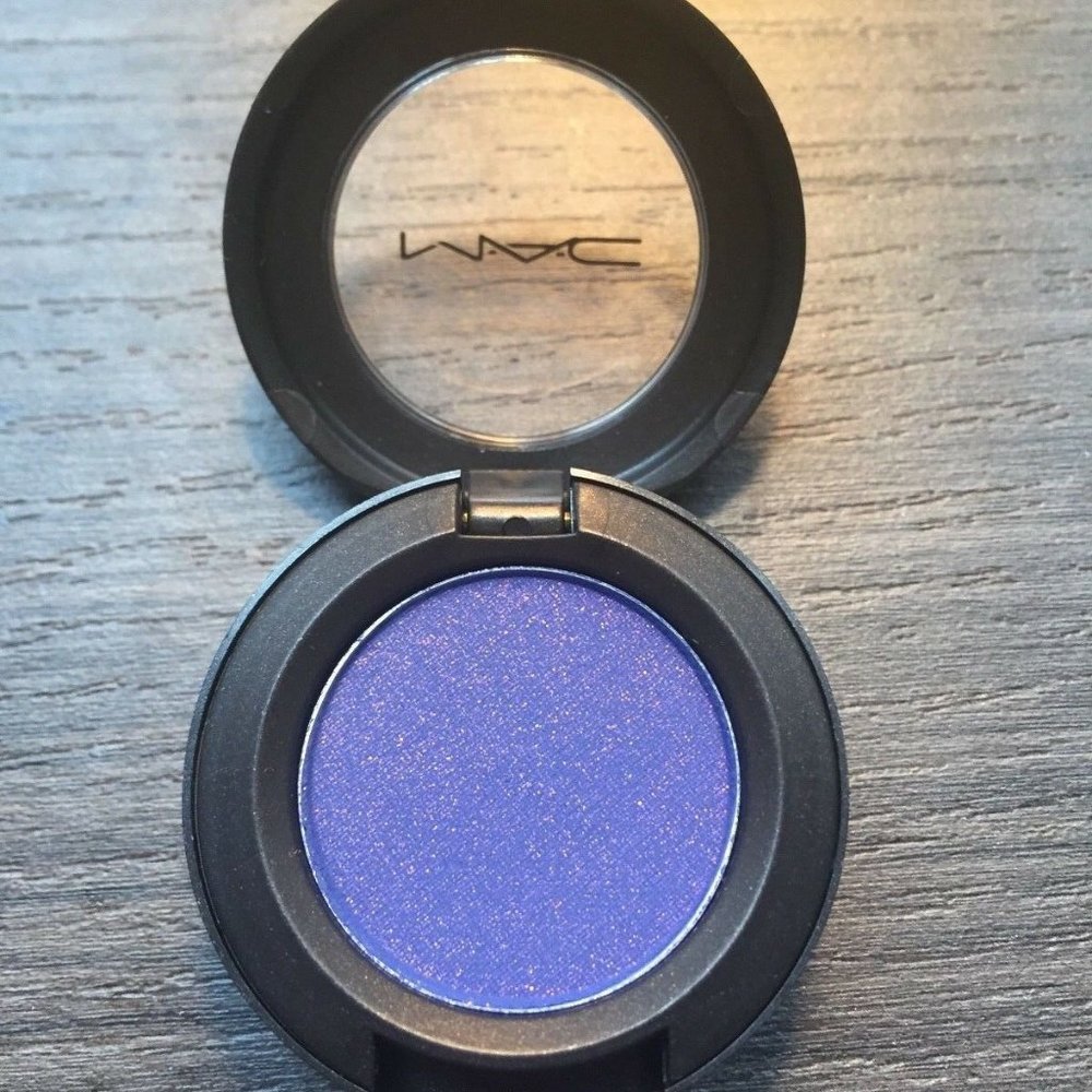 Last One! NIB MAC "CLIMATE BLUE" Eye Shadow - Picture 2 of 7